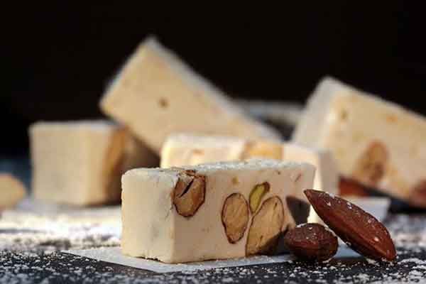 ¿Porqué tenemos turrón en nuestros lotes de Navidad?