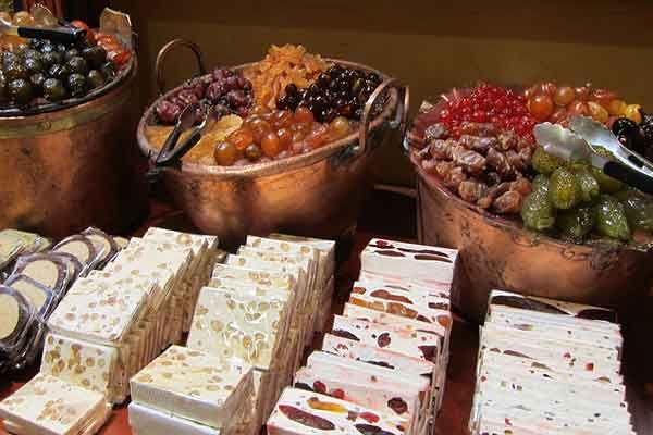 ¿Por qué comemos turrón en Navidad?