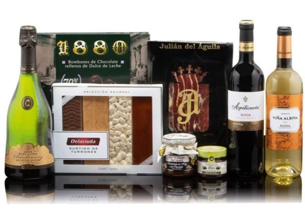productos imprescindibles en un lote navideño